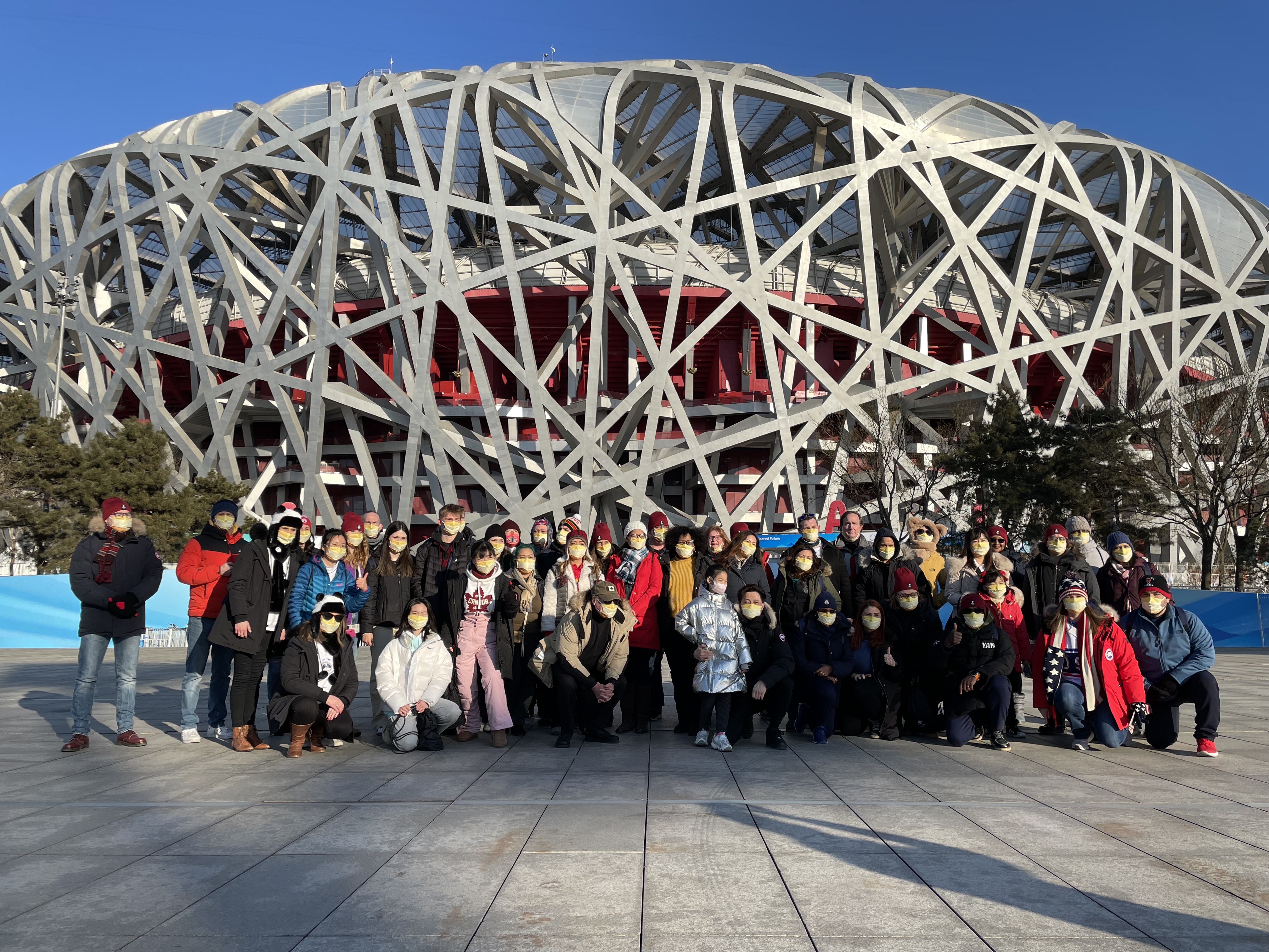 外籍觀眾在鳥巢前合影.jpg 外籍觀眾在鳥巢前合影.jpg