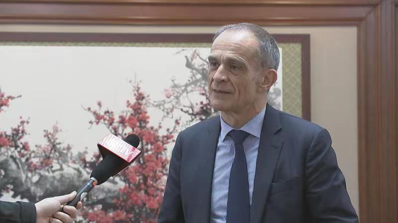 施耐德公司董事長兼首席執行官趙國華接受采訪.jpg 施耐德公司董事長兼首席執行官趙國華接受采訪.jpg