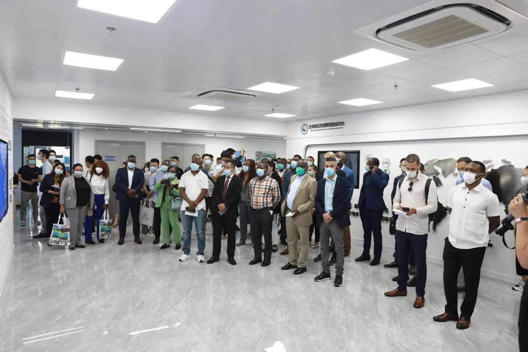 中外青年外交官“走進平谷”調研鄉村振興.png 中外青年外交官“走進平谷”調研鄉村振興.png