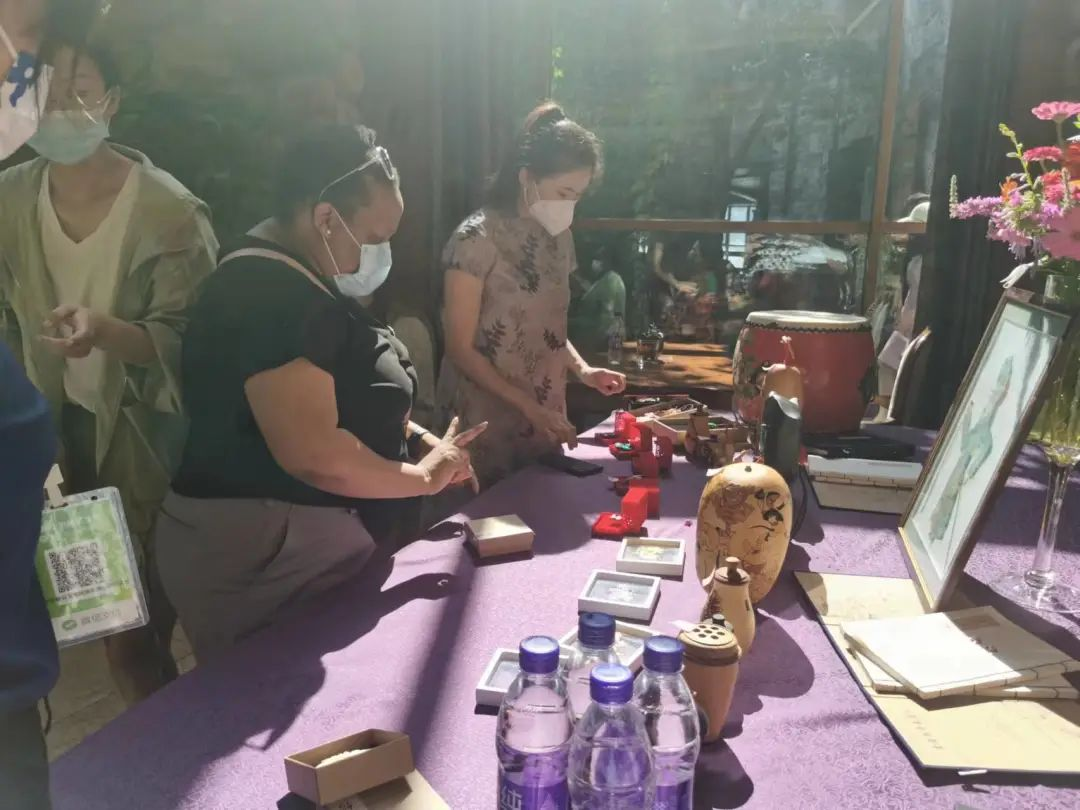 參觀金海湖非遺文化展.png 參觀金海湖非遺文化展.png