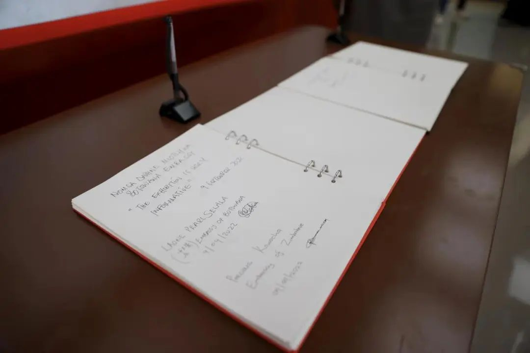 留言簿上簽名留念.png 留言簿上簽名留念.png