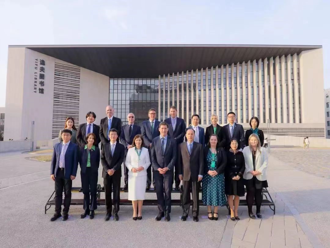 愛爾蘭環境、氣候、通訊與交通部部長埃蒙·瑞安到訪北京工業大學北京-都柏林國際學院.jpg