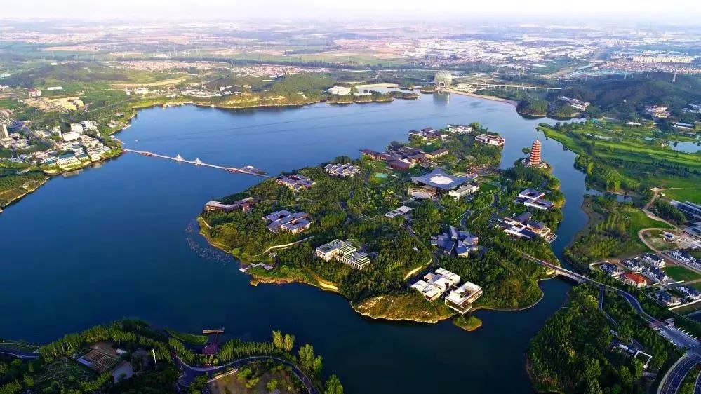 1、堅持中國特色社會主義底色  精心繪就未來五年國際交往中心功能建設“施工圖”.jpeg